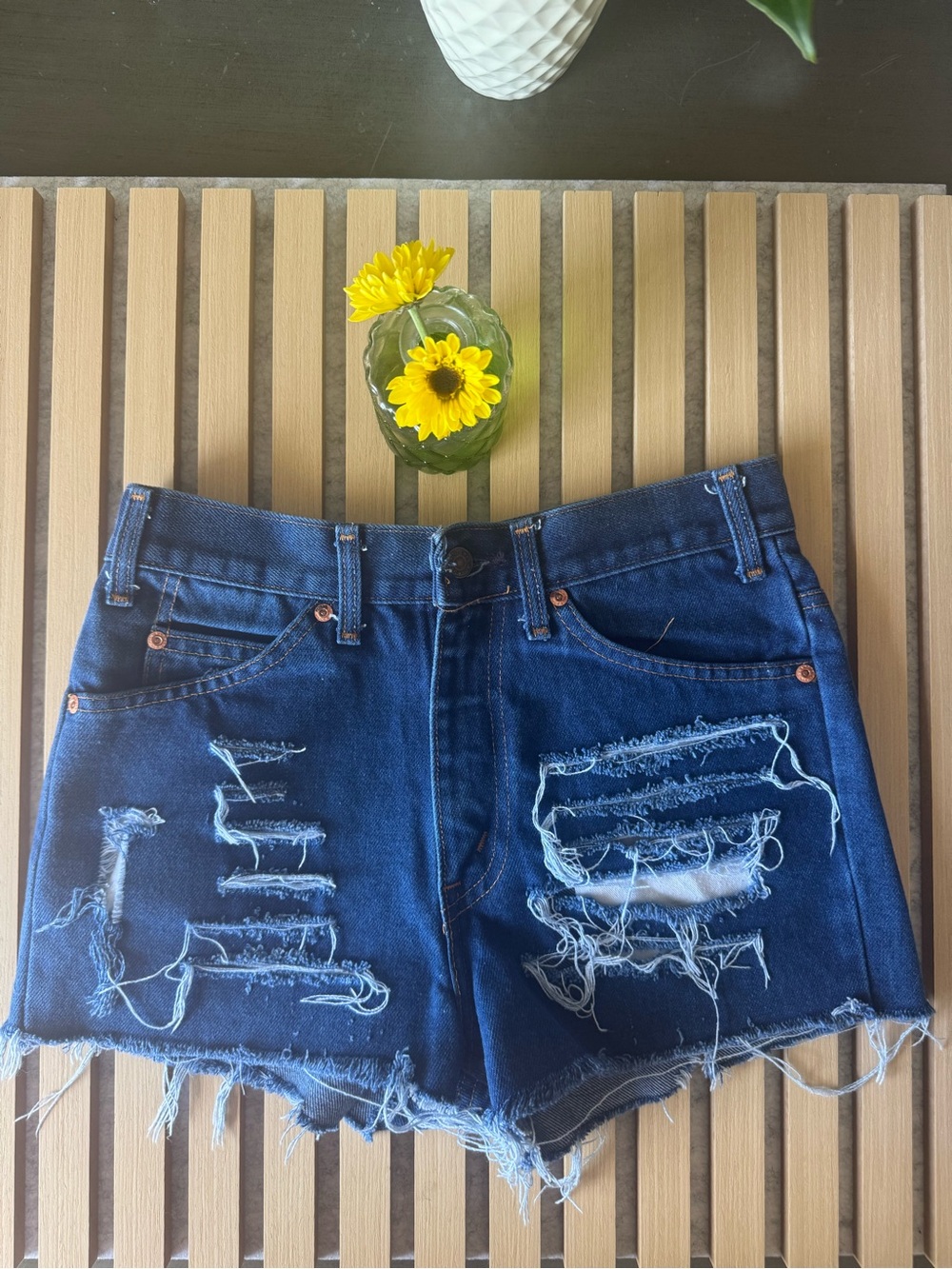Plain Pockets Blue Denim Jeans with Leather Patch